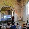 Mehrere kunst- und architekturhistorische Epochen sind an der Ostwand der Kapelle abzulesen. Caroline Schärli stellte deren Geschichte ...