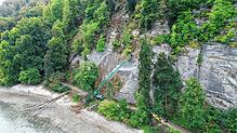 Der Mondfelsen am Uferweg zur Marienschlucht: 2018, als das Foto entstand, wurde er kartiert. Nun stehen Sicherungsarbeiten an.