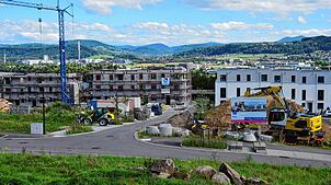 Wohnraum für etwa 500 Personen soll im Neubaugebiet Leimet III in Bad Säckingen entstehen – im Hintergrund das industrielle ...