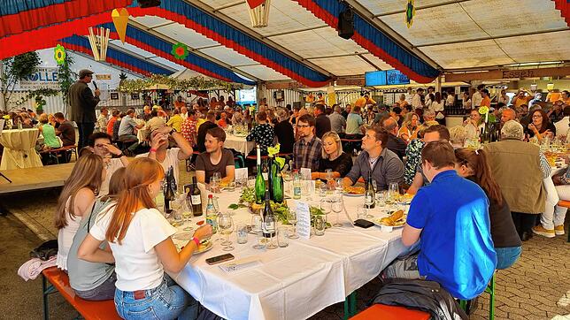 Mit &bdquo;Brass & Wine&ldquo;, dem toll geschmückten Zelt und den Präsentationen von Sommelier Christian Kaiser landete die ...