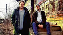 Kastelkid tritt beim City Of Music im Belushi auf. Samu & Phil sind üblicherweise mit zwei weiteren Musikern als Newcomer-Band im Raum ...