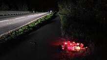 Die Unfallstelle zwischen Hindelwangen und Zizenhausen am späten Dienstagabend. Inzwischen wurde hier eine Gedenkstelle für den tödlich ...