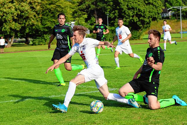 Bild 1: Die besten Bilder vom 5:2-Sieg des Hegauer FV im Testspiel beim FC Steißlingen