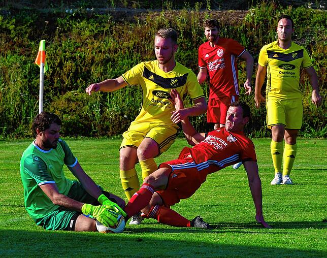 Bild 31: SV Schwörstadt setzt sich im Rothaus-Bezirkspokal mit 2:1 beim FC Dachsberg durch &ndash; und wir haben Bilder!