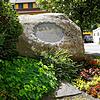 Offensichtlich ist die Bedeutung des historischen Ortes im Stadtteil Paradies mit dem Hussenstein nicht.