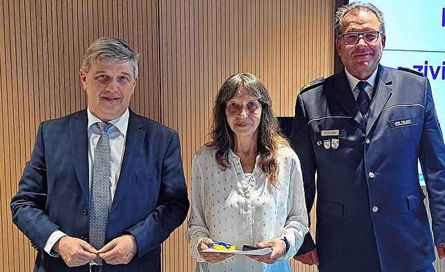 Elisabeth Hoffmann (Mitte) meldete einen Einbruch.