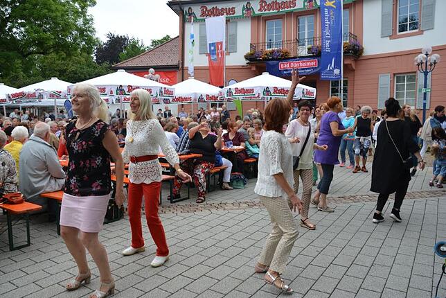 Bild 2: 15. Sommersinnfonie: Alle Bilder vom Frühschoppen mit der Joe Williams Band