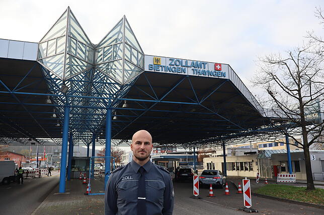 Für Denis Wohllaub hat die Grenze als Zöllner des Zollamts Bietingen eine große Bedeutung: Sie ist sein täglicher Arbeitsort.