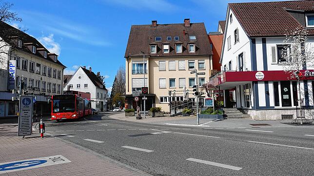 Für diesen Abschnitt der Friedrichstraße, zwischen Karl- und Metzstraße, ist ein Durchfahrtverbot denkbar. Der Bus- und Radverkehr wäre ...