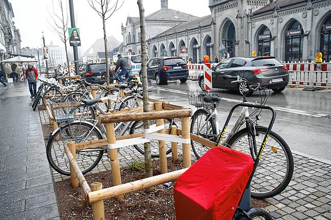 Bild 9: Großbaustelle am Bahnhofplatz in Konstanz: Bis Herbst 2025 soll alles fertig sein