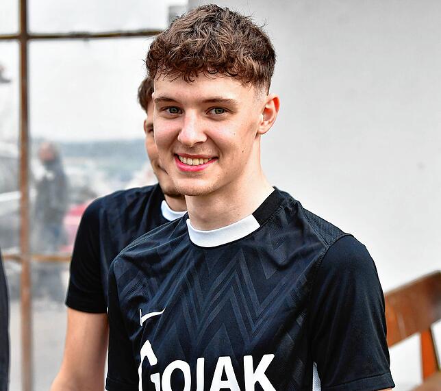 Marco Hanser (20) lebt in Strittmatt. Beim SV Görwihl begann er bei den Bambini, wechselte als D-Junior zum FC Wehr. Seither spielt er – ...