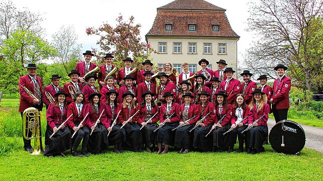 Die Musikkapelle Menningen feiert ihr 25-jähriges Bestehen vom 27. bis 30. Juni mit einem Dorf-Musikfest. Höhepunkt ist dabei das große ...