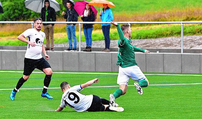 Bild 11: SV Herten bejubelt einen knappen und glücklichen Sieg bei der SG Mettingen/Krenkingen &ndash; und wir haben die Bilder!