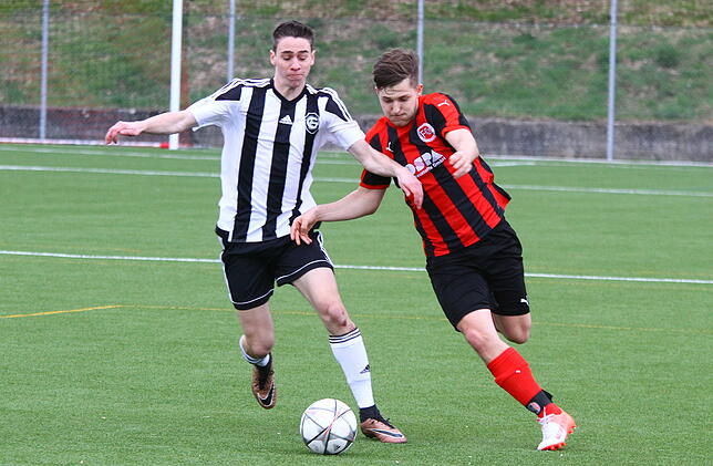 Zurück zum Heimatverein: Kim Stengritt (rechts, gegen Moritz Hässler vom FC Grießen) verlässt den FC Wallbach nach einem halben Jahr und ...