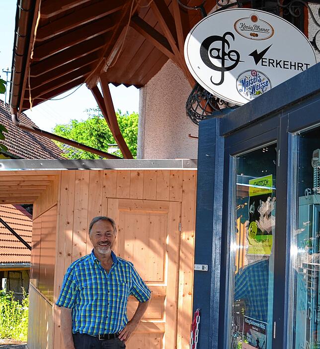 Peter Maier führt das Café &bdquo;Verkehrt&ldquo; in Oberhof vorerst weiter. Bild: privat