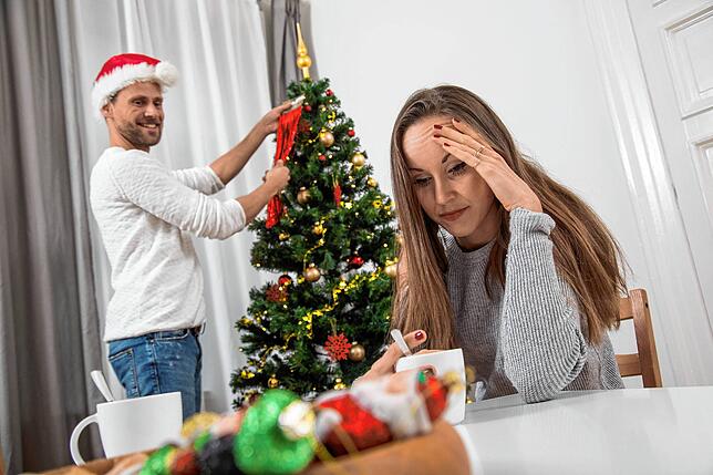 Frohgemut unterm Weihnachtsbaum? Nun ja. Laut einer Umfrage des Statista Global Consumer Surveys bedeutet Weihnachten für 14 Prozent der ...
