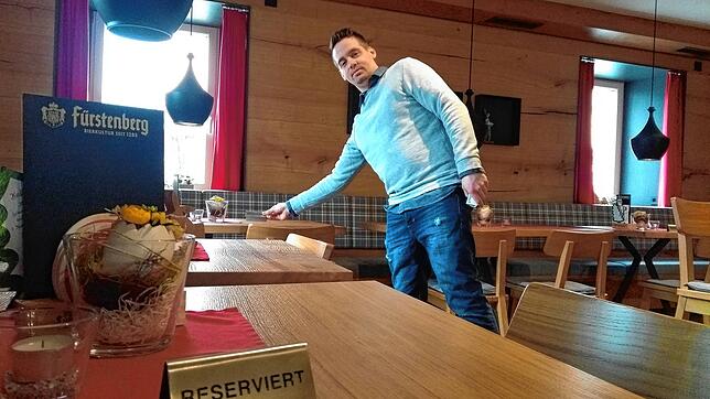 Da hatte er noch gehofft, dass das Restaurant erst einmal geöffnet bleibt: Daniel Thau, Inhaber des Hotel-Restaurants Löwen in ...