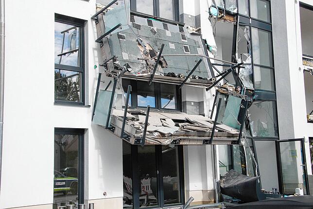So sieht es in der Vogtgasse in Blumberg am Morgen nach der Zerstörung des Gebäudes aus.