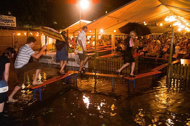 Bild 16: Bilder vom Sturm-Inferno beim Seehasenfest 2004