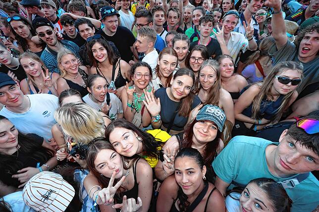 Bild 35: Im Stadion wird am zweiten Tag des Campus-Festivals nochmals aufgedreht