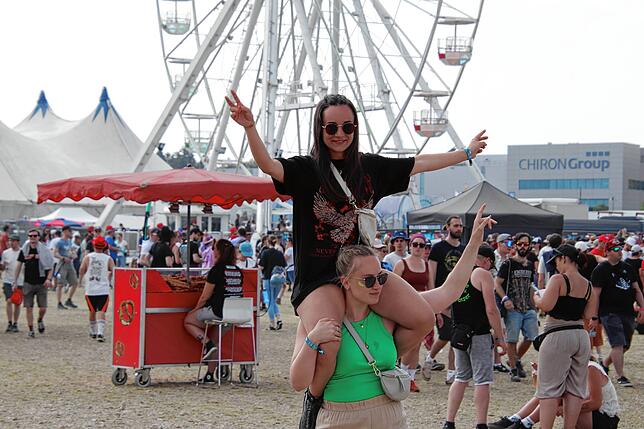Bild 1: Southside 2023: So schön feiern die Fans auf dem Festival