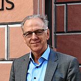 „Eine isolierte Anhebung der Eingruppierung ist eine unsolidarische Handlung, die alle in eine nicht zu bewältigende Lohnspirale ...