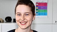 Theresa Bail ist das Lachen trotz ihrer Erkrankung nicht vergangen. Sie will das Positive im Leben sehen. In der Reha in der ...