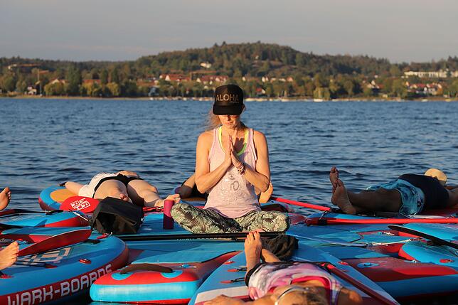 Die Verbindung mit dem Wasser, dem bewegten Untergrund und der Natur ist besonders meditativ.