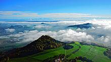 Die Hegauvulkane sind das Markenzeichen der Region. Typisch ist aber auch, dass hier regelmäßig die Erde bebt. (Archivbild)
