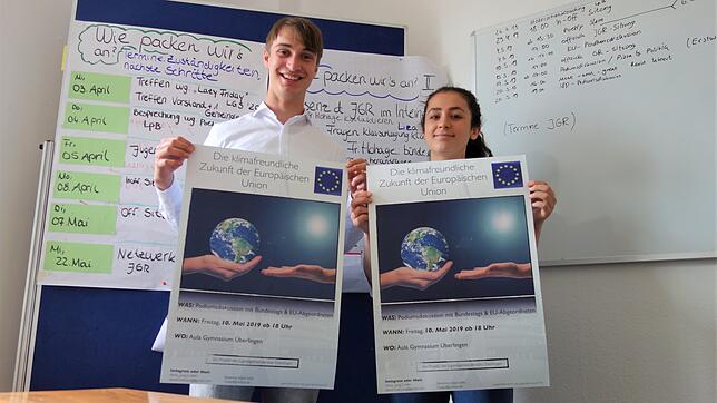 David Jung und Fabienne Nejad sind in der Projektgruppe, die die Podiumsdiskussion des Jugendgemeinderats zur Europawahl am Freitag ...