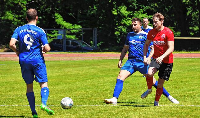 Bild 7: FC 08 Bad Säckingen zieht mit 11:0 gegen SV Albbruck in die Relegation ein &ndash; und wir haben Bilder!