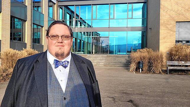 Nils Franke ist seit August 2022 neuer Schulleiter der Schlossschule Gaienhofen. In seinem ersten halben Jahr hat er sich vor allem das ...