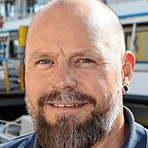 „Ich habe im Sommer auch schon als Matrose auf den Schiffen gearbeitet. Das war aber nichts für mich, ich bin ...