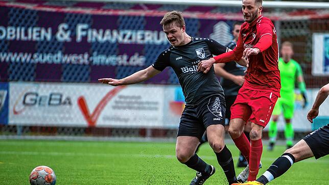 Verfolger unter sich: Der SV Waldhaus erwartet am Sonntag den FC Bergalingen zum Verfolgerduell. Vergangene Saison unterlagen die ...