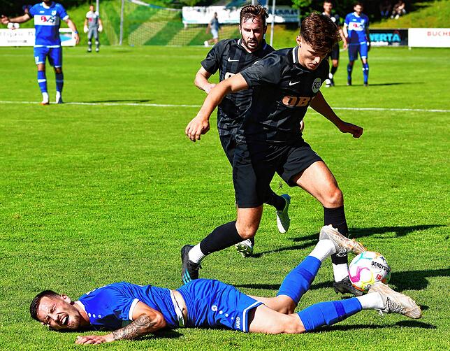 Bild 24: Weitere Impressionen vom 3:2-Sieg des FC Erzingen zum Landesliga-Aufstieg gegen den FC Emmendingen
