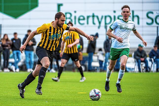 Bild 25: SV Nöggenschwiel gewinnt Derby beim SV Waldhaus mit 2:1 &ndash; und wir haben Bilder!