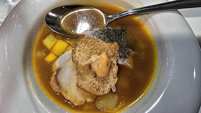 Fischsuppe Bouillabaisse Art, Bouillabaisse oder Fischsuppe: Die Variationen der beliebten Suppe sind groß – das Original aber kommt aus ...