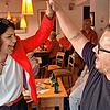 Jubel auch im Nachgang: So freuen sich die SPD-Bundestagskandidatin für den Schwarzwald-Baar-Kreis, Derya Türk-Nachbaur, und ...