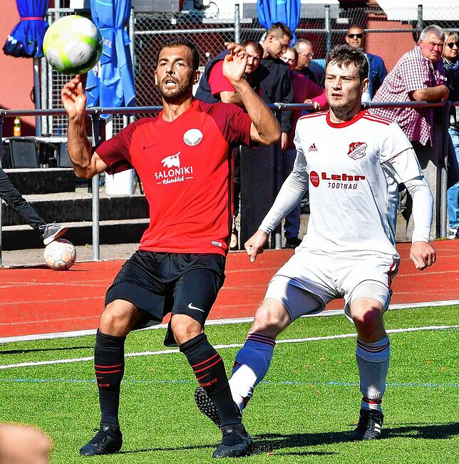 Ausgleich per Kopf: Francesco Melina (links, beim Spiel in Schönau vor drei Jahren) erzielte nach einem Freistoß von Luca Magerl das 3:3 ...