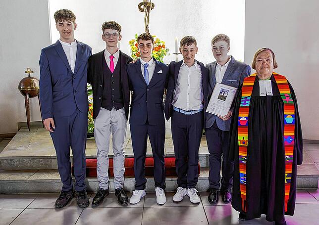 Am Sonntag, 11. Mai, wurden in der Heilig-Geist-Kirche Reichenau (von links nach rechts) Julian Köllisc, Justus Duncker, Lejan Stegmann, ...