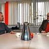 Seit Oktober ist Jürgen Fassott (l.) neuer Gesamtkommandant der Freiwilligen Feuerwehr Bermatingen. Im Gespärch mit SÜDKURIER ...