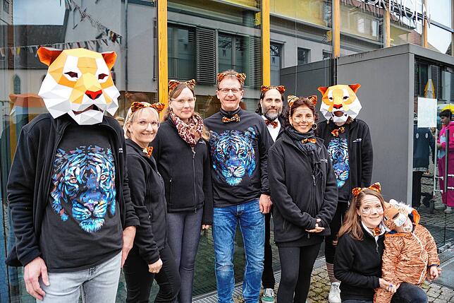 Durch die Bürokratie mutiert das Rathausteam zu Bürotigern.