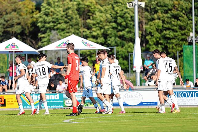 Bild 1: SV 08 Laufenburg besiegt den TuS Binzen mit 7:2 und zieht in die zweite Runde ein – wir haben Fotos!