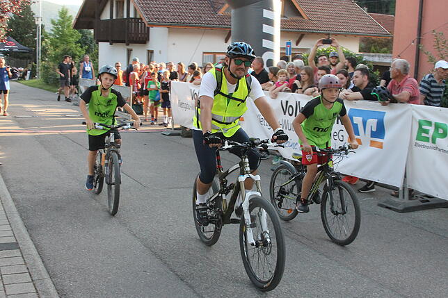 Bild 21: Hardy Flum gewinnt den 9. Klettgaulauf des TV Erzingen &ndash; und wir haben die Bilder!