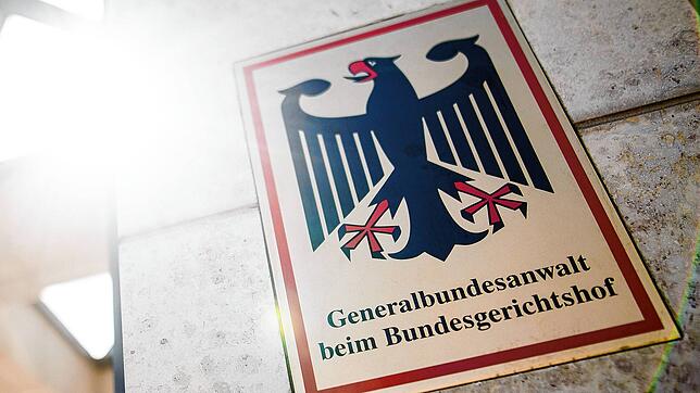 &bdquo;Generalbundesanwalt beim Bundesgerichtshof&ldquo; steht auf einem Schild am Eingang zum Gebäude der Bundesanwaltschaft. Diese ...