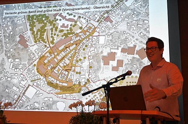Stadtbaumeister Lars Heinzl stellt den Entwurf für die Oberstadt-Sanierung vor: Viel Grün, Verkehr raus.