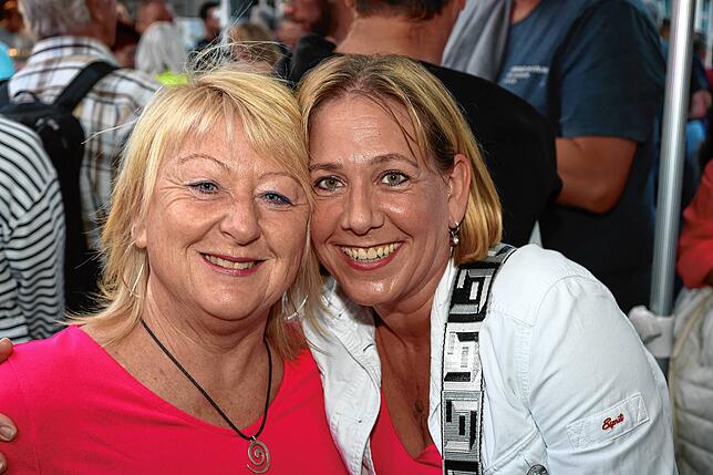 Bild 26: Auch am zweiten Tag des Wollmatinger Dorffests 2025 wird gefeiert