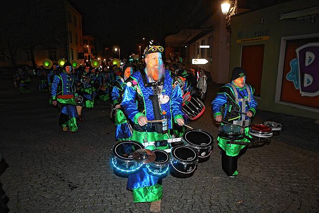 Bild 20: Konstanzer Straßenfasnacht 2025: Weiter geht‘s – auch am Fasnachtssamstag sind die Narren los