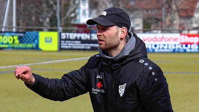 Kay Ruf, Trainer des SV Hinterzarten, freut sich über den Sieg.