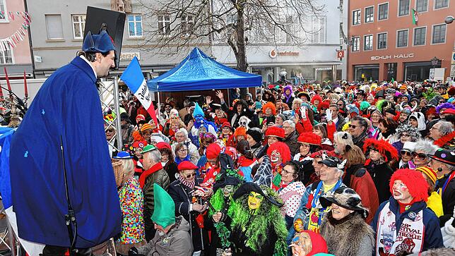 Bild 28: Schmotziger Dunschtig: Auf dem Obermarkt fällt das Jakobiner-Tribunal sein Urteil